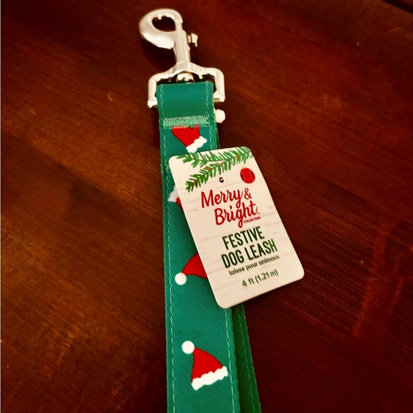 Christmas Santa Hat & Mitten Dog Leash - NEW - Picture 2 of 2